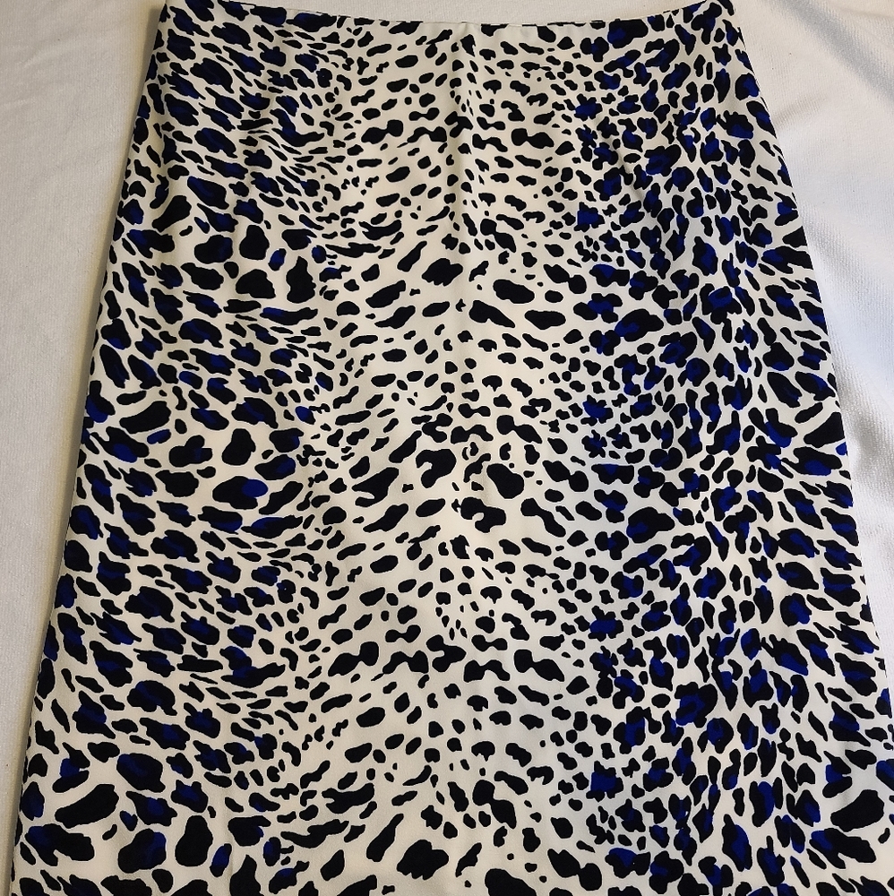 Worthington White Skirt with Black and Blue Animal Print